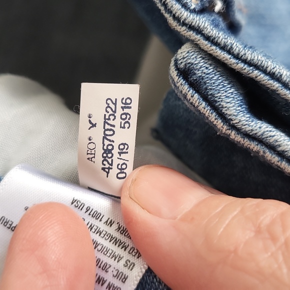 American Eagle Super Stretch Distressed Jean Denim Skirt, SZ 2 - Picture 4 of 10